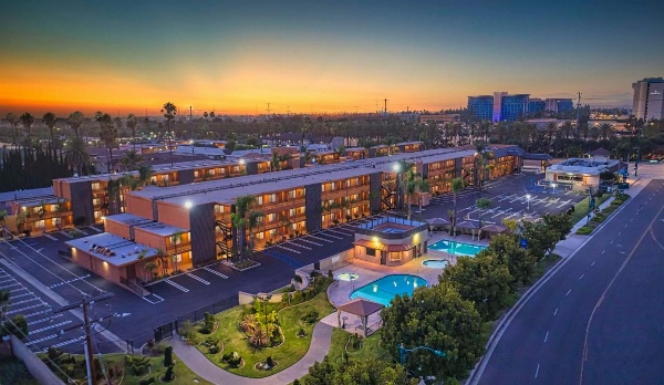 Best Western Plus Stovall's Inn image 1