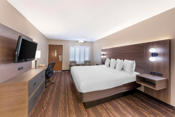 Best Western Plus Stovall's Inn image 23