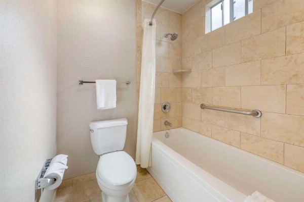 Best Western Plus Stovall's Inn image 25